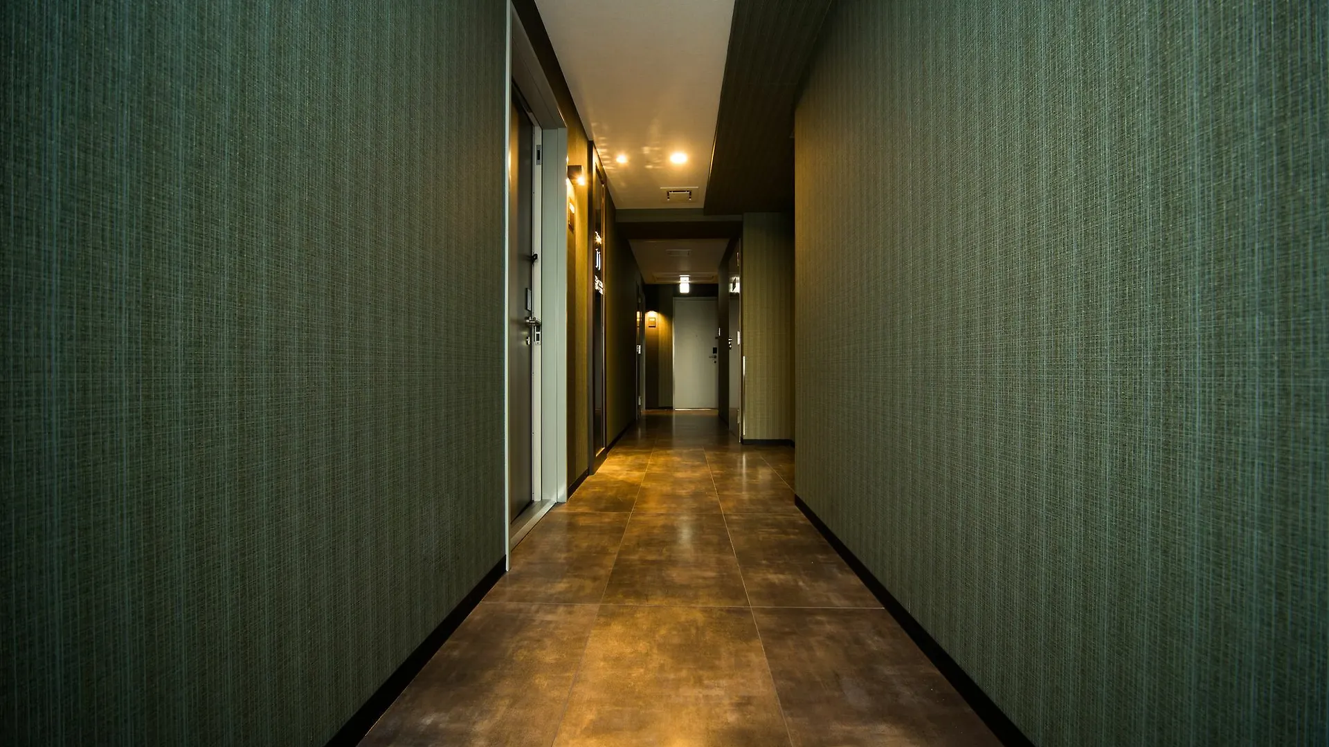 Tanimachi Luxe Hotel Osaka 4*,